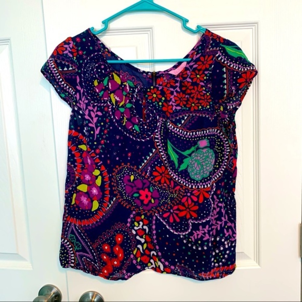 Lilly Pulitzer size medium floral print sort sleeve blouse